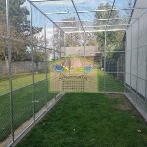 Výletová voliera s domčekom 3x3x12m z profilov 25x25x2mm