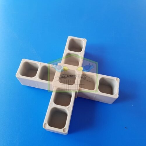 Plastová spojka na stratené spoje pre spájanie profilov 20x20x1,5.Ideálny spôsob spájania profilov bez zvárania,pri dosiahnutí dokonalej pevnosti a vzhladu.