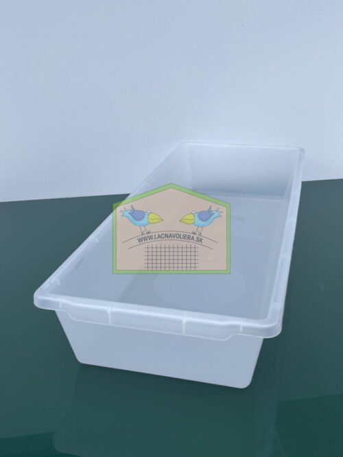 Rozmer boxu: 330x845x135mm Tera box sa používa na odchov hadov, jašteríc a iných plazov ako aj chov hmyzu a potravy pre teráriové zvieratá. Je taktiež ideálny na liahnutie mláďat teráriových zvierat. Box je vyrobený z tvrdeného vysokopevnostného plastu o hrubke 3mm a je zdravotne nezávadný pre zvieratá. Vďaka svojej hrúbke steny dobre akumuluje teplo a udržuje teplotnú stabilitu, Boxy sú vhodné aj pre vykurovacie fólie ktoré sú umiestnené pod ne.