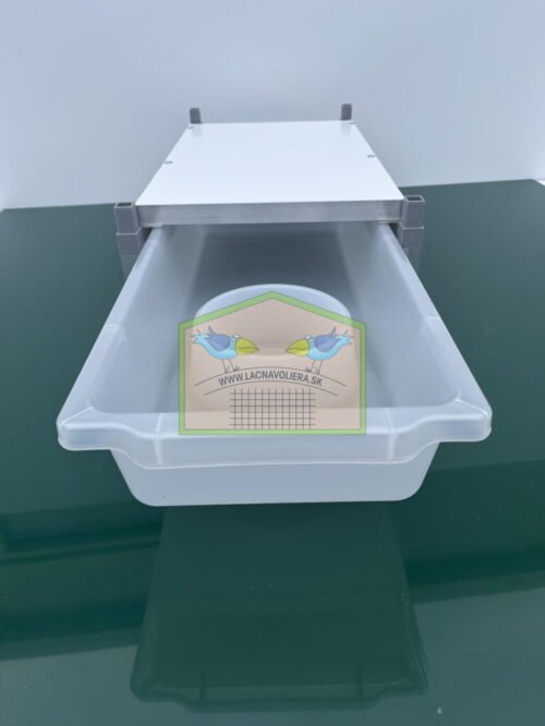 Regálový Tera systém na chov hadov, jašteríc, plazov a potravy pre teráriové zvieratá Rozmer jedného poschodia pre jeden box: v 175 x š 490 x h 890 mm Rozmer boxov: v 135 x š 440 x h 845 mm &nbsp; &nbsp;