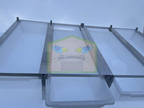 Regálový Tera systém na chov hadov, jašteríc, plazov a potravy pre teráriové zvieratá Rozmer jedného poschodia pre štyri boxy: v 175 x š 1460 x h 890 mm Rozmer boxov: v 135 x š 330 x h 845 mm &nbsp; &nbsp;